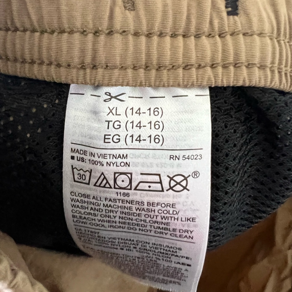 Old Navy boys shorts - Picture 13 of 13